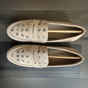 ShoeDazzle Tan Studded Penny Loafers Slip On Flats Women 7.5